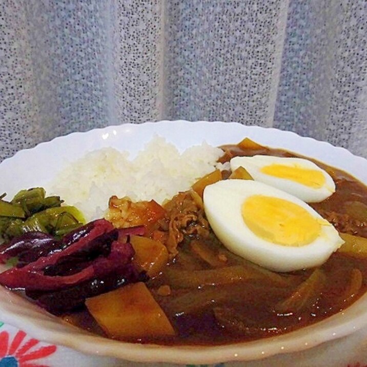 ゆで卵とカレーライス